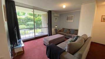 TV, DVD player, offices