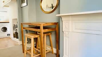 Apartment | Dining