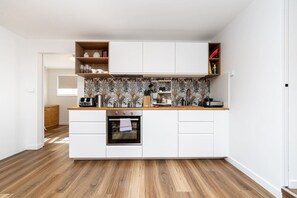 Fridge, microwave, oven, stovetop