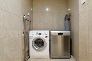 Comfort-Apartment | 1 Schlafzimmer, schallisolierte Zimmer, Bügeleisen/Bügelbrett