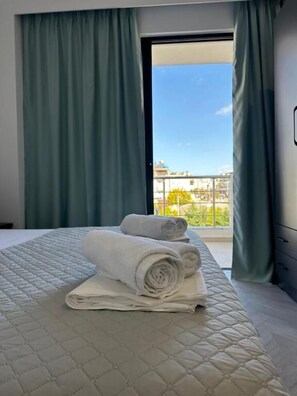 Deluxe Double Room, Pool View | Desk, soundproofing, free WiFi, bed sheets - Noa Boutique Hotel (Ksamil)