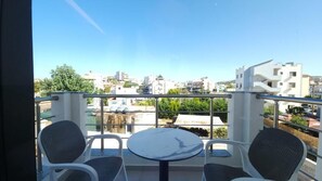 Quarto casal luxo, vista para a piscina | Terraço/pátio