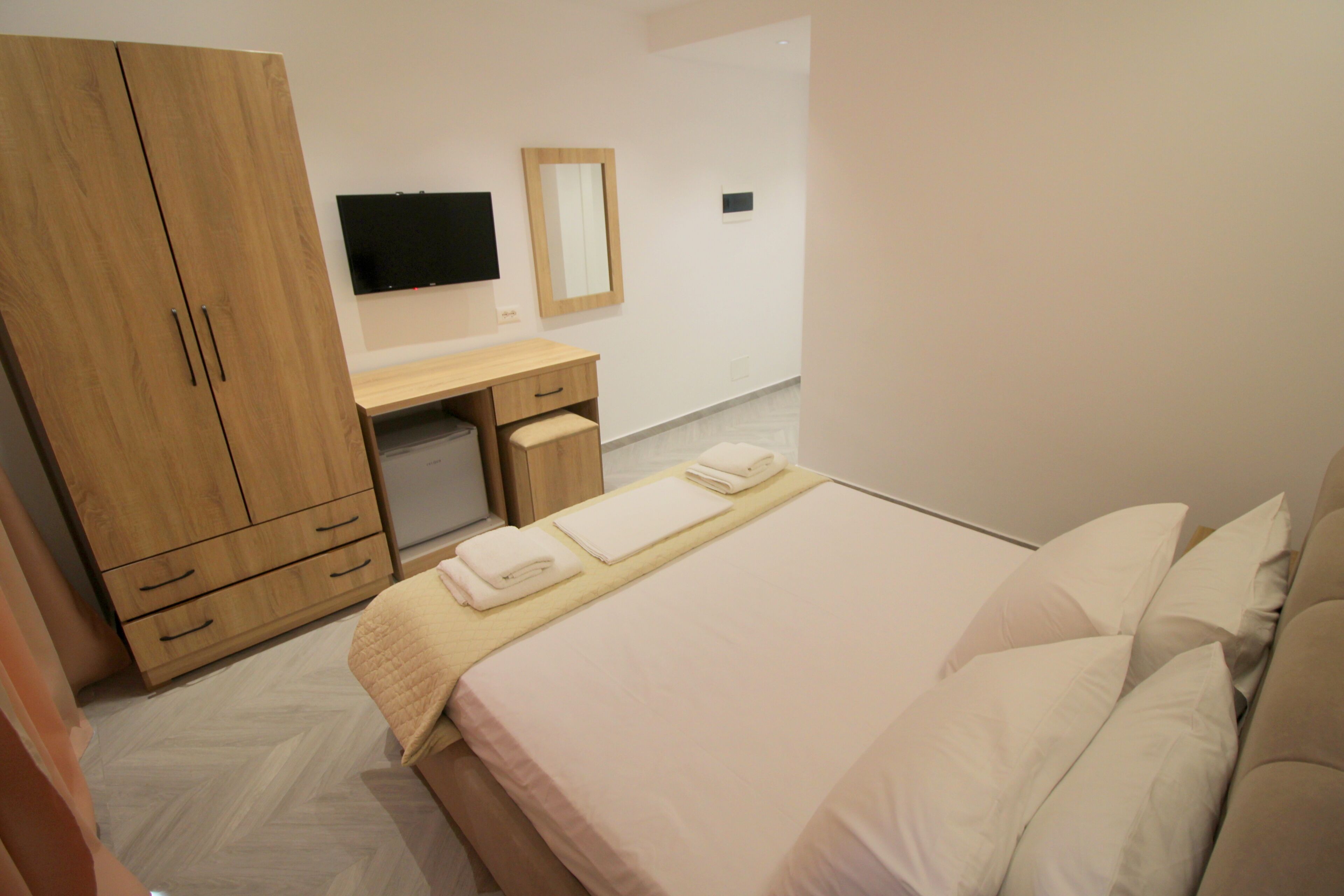 Deluxe Double Room | Desk, soundproofing, free WiFi, bed sheets