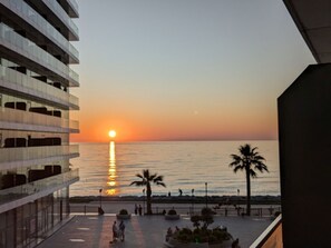 Property grounds - Batumi View, seperate bedroom, 20 steps to the sea (Batumi)