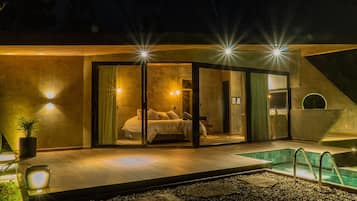 TYZHY | 1 bedroom, Egyptian cotton sheets, premium bedding, down comforters