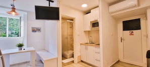 标准开间 | 免费 WiFi、床单