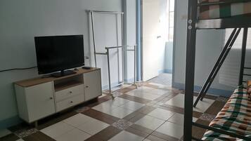 1 bedroom, desk, WiFi, bed sheets