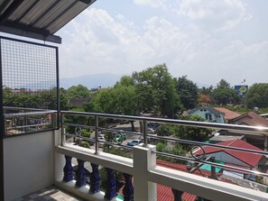 Property grounds - Housemate Share Space (Chang Wat Chiang Mai)