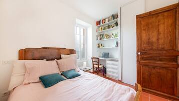 1 chambre, fer et planche à repasser, Wi-Fi gratuit, draps fournis