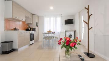 Fridge, microwave, coffee/tea maker, electric kettle