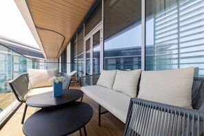 2 bedrooms, soundproofing, iron/ironing board, free WiFi - Sea View 2BR Bluewaters (Dubai)