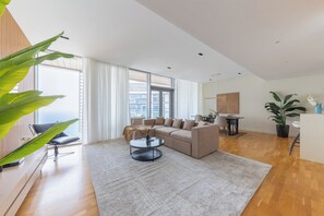 2 soverom, lydisolert, strykejern/-brett og wi-fi (inkludert)