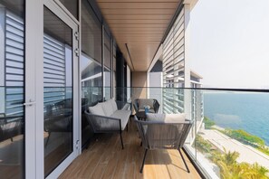 Balcony - Sea View 2BR Bluewaters (Dubai)