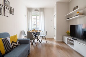 Smart TV, computer monitors - Solari Apartment, Milan fashion street (Milano)
