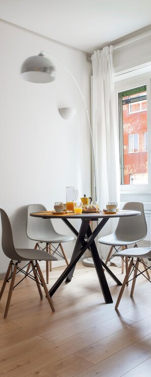 Dining - Solari Apartment, Milan fashion street (Milano)