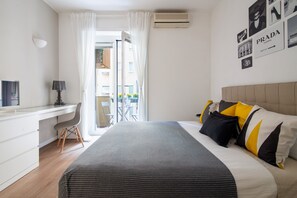 1 Schlafzimmer, Schreibtisch, Bügeleisen/Bügelbrett, Reisekinderbett