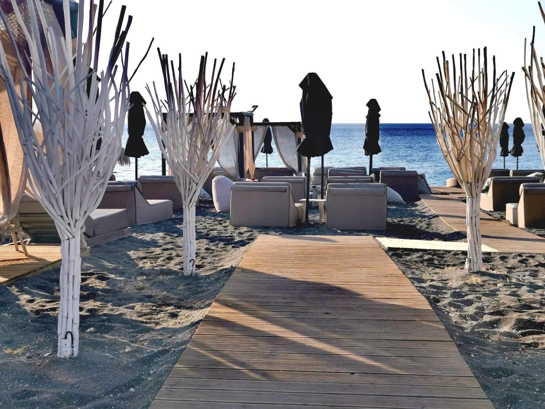 Private beach, black sand, beach bar