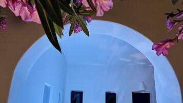 Suite with outdoor hot tub | Yksityinen kuumavesiallas