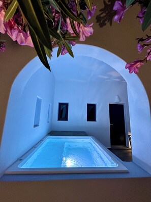 Private spa tub - Miracles Suites by Anastasia Princess, Adults Only (Santorini)