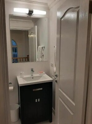 Shower, hair dryer, towels, soap - Ocean View Villa @ LBCC (Negril)