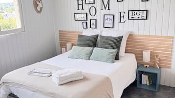 1 slaapkamer, een strijkplank/strijkijzer, reisbedje, gratis wifi