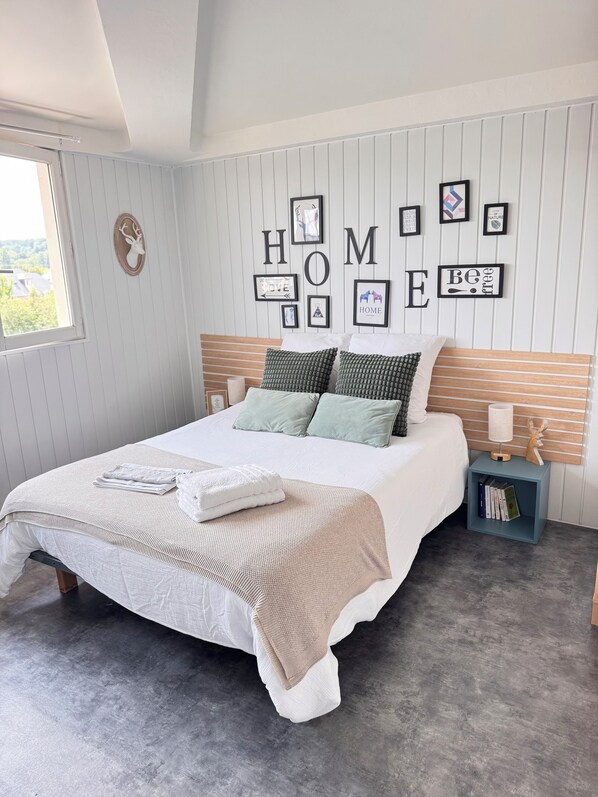 1 bedroom, iron/ironing board, travel cot, free WiFi