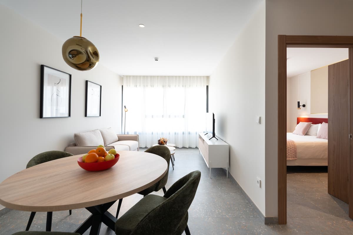 2 habitaciones, minibar y caja de seguridad en la habitación