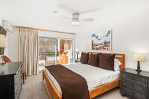 2 bedrooms, iron/ironing board, travel cot, free WiFi - North Of Nell, Unit 2c (Aspen)