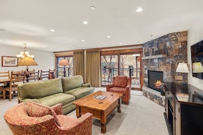 Smart TV, fireplace - North Of Nell, Unit 2e (Aspen)