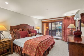 2 bedrooms, iron/ironing board, travel cot, free WiFi - North Of Nell, Unit 2e (Aspen)