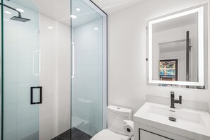 Shower, hair dryer, towels - North Of Nell, Unit 2h (Aspen)