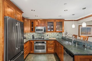 Fridge, microwave, oven, stovetop - North Of Nell, Unit 3f (Aspen)