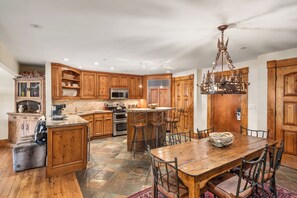 Fridge, microwave, oven, stovetop - North Of Nell, Unit 3i (Aspen)