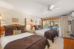 3 bedrooms, desk, iron/ironing board, travel cot - North Of Nell, Unit 3i (Aspen)