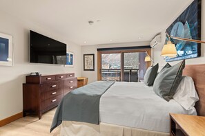 2 bedrooms, iron/ironing board, travel cot, free WiFi - North Of Nell, Unit 3j (Aspen)