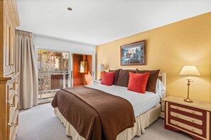 2 bedrooms, iron/ironing board, travel cot, free WiFi - North Of Nell, Unit 4c (Aspen)