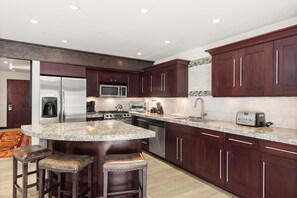 Fridge, microwave, oven, stovetop - North Of Nell, Unit 4f (Aspen)