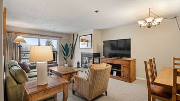 TV, fireplace, DVD player