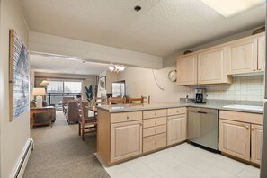 Interior - North Of Nell, Unit 4g (Aspen)