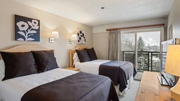 3 bedrooms, iron/ironing board, travel crib, free WiFi