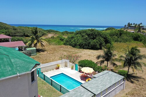 Entire Villa with Pool, Ocean View & A/C - 5min to beach and Culpepper Spring