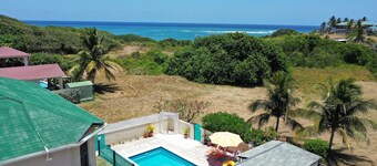 Entire Villa with Pool, Ocean View & A/C - 5min to beach and Culpepper Spring