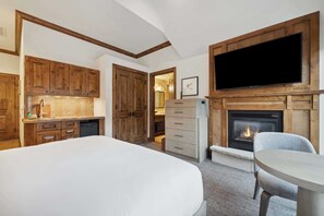 WiFi, bed sheets - The Aspen Mountain Residences 31A Studio (Aspen)