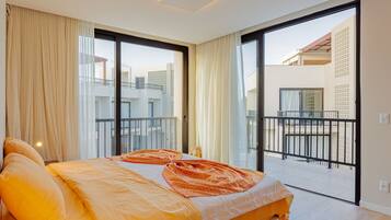 3 bedrooms, blackout curtains, iron/ironing board, free WiFi