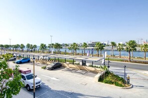 Comfort Apartment | 2 bedrooms, soundproofing, iron/ironing board, free WiFi - Sea View 2BR in Port de La Mer (Dubai)