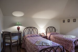 5 Schlafzimmer, Bügeleisen/Bügelbrett, WLAN, Bettwäsche
