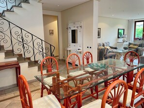 Interior - Luxury Villa in Versilia 150 meters from the sea. 5 Rooms, A/C and wi-fi (Marina di Pietrasanta)