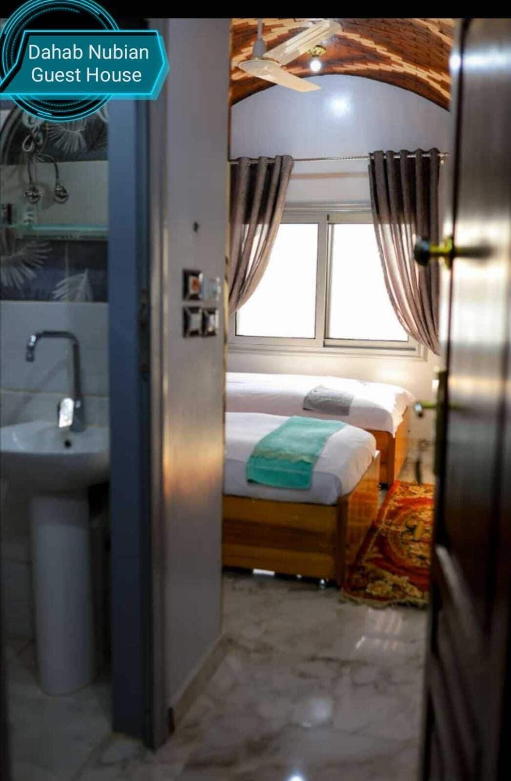 华丽双人房或双床房, 河景