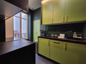 Fridge, microwave, oven, dishwasher