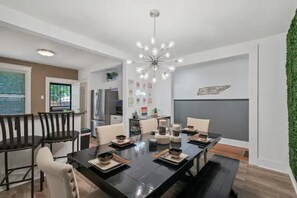 Dining - Spacious 7 bed duplex with two firepits & pool table, 10 minutes from Beale St. (Memphis)